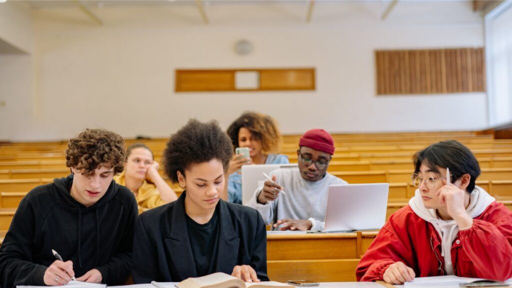 La possibilité de moduler le nombre de cours en fonction de la charge de vos études.