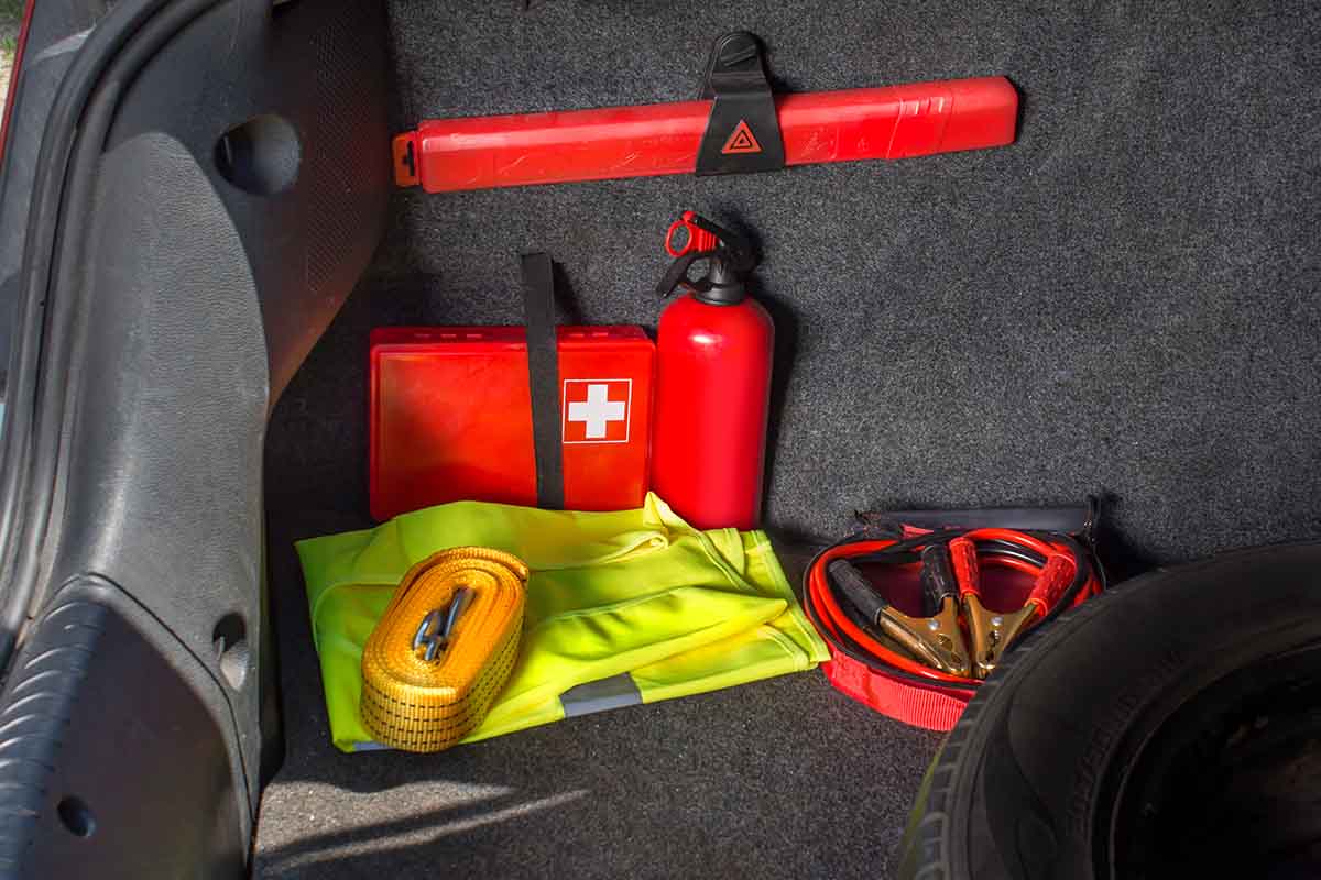 Conserver uen trousse de secours dans le coffre de son véhicule