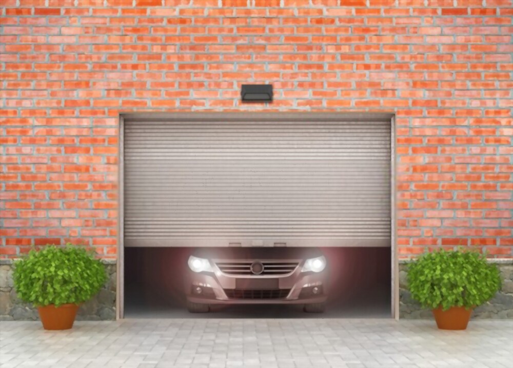 ouverture d'une porte de garage avec un véhicule