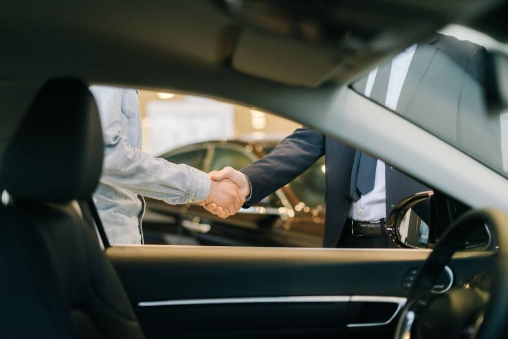 L'achat à un professionnel d'une voiture neuve ou d'occasion