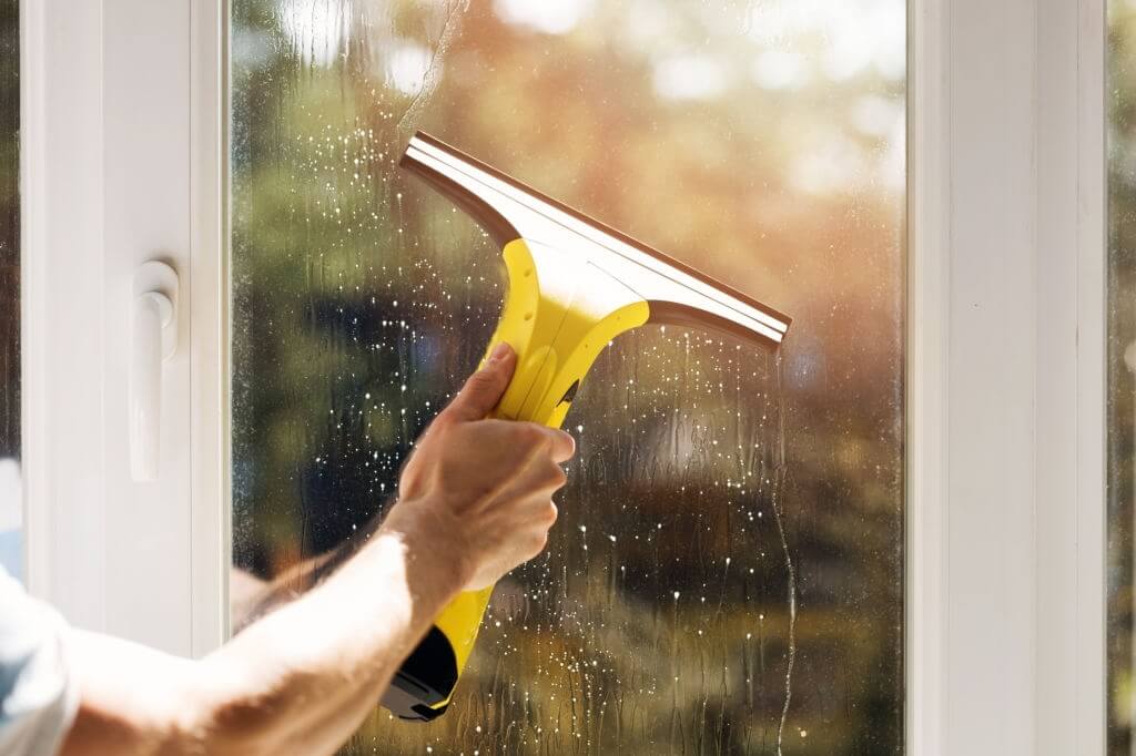 Nettoyage de vitres avec un appareil automatique