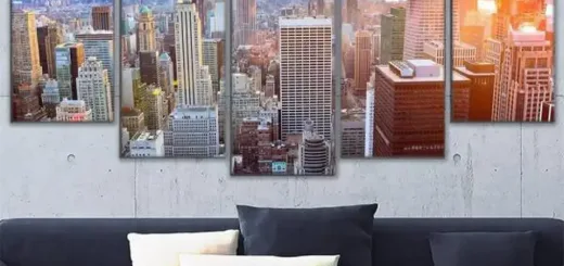Tableau quintiptique représentant New York sur un mur de salon