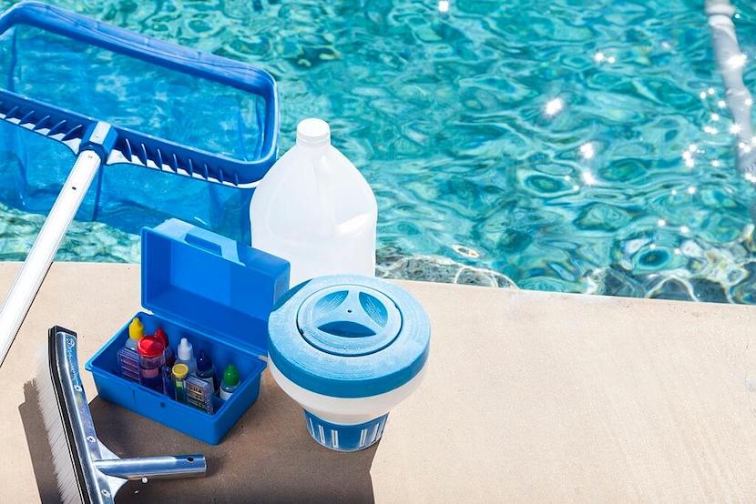 Épuisette, skiMMER FLOTTANT ET PRODUITS D'ENTRETIENS POUR PISCINE