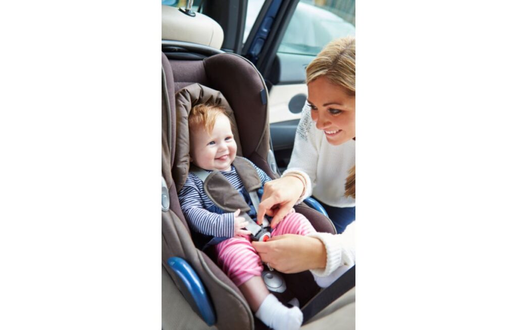 le siège-auto vous sera utile dès la sortie de la maternité,