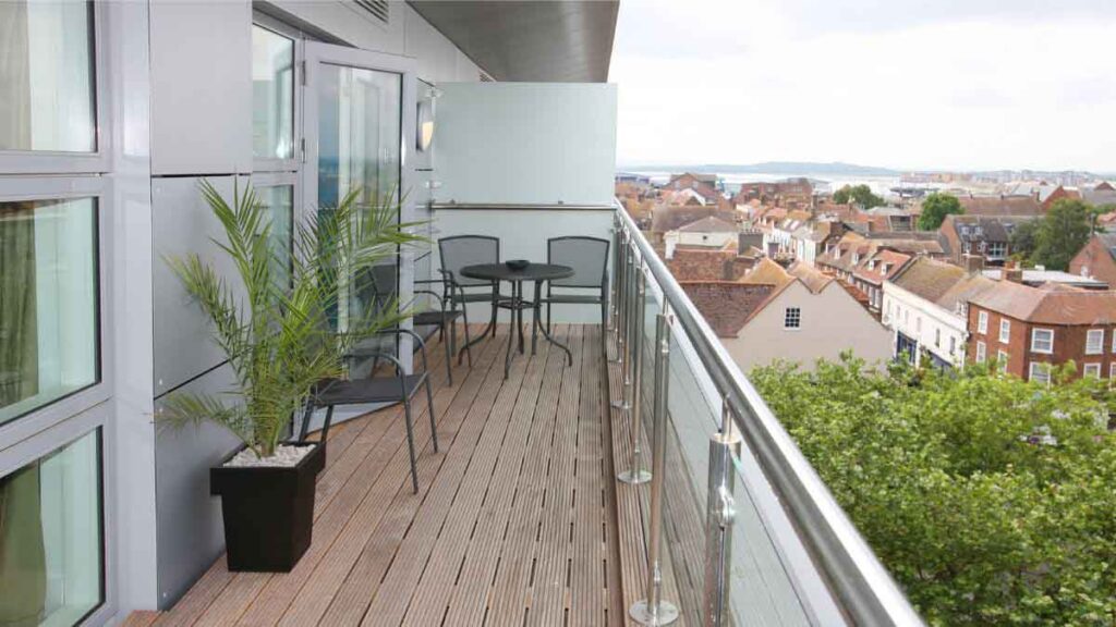 L’installation de garde-corps est obligatoire pour assurer la protection d’un balcon