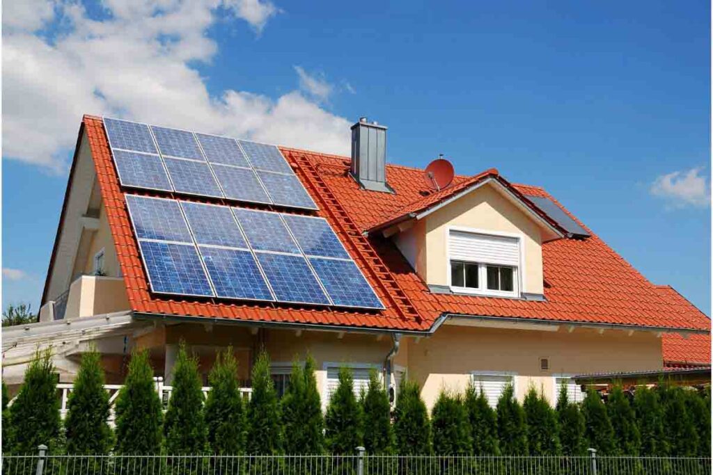 Combien de panneaux solaires prévoir en fonction de la surface de sa toiture
