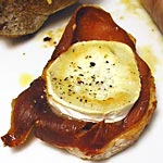 Rondelle de chèvre grillée au jambon de pays Rondelle de chèvre grillée au jambon de pays