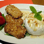 Petite douceur de chèvre frais au miel et aux amandes Petite douceur de chèvre frais au miel et aux amandes