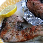 Thon mariné au gingembre et pommes de terre en papillotes Thon mariné au gingembre et pommes de terre en papillotes
